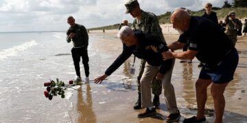Veterani na plaži Omaha u Normandiji Tanjug/AP
