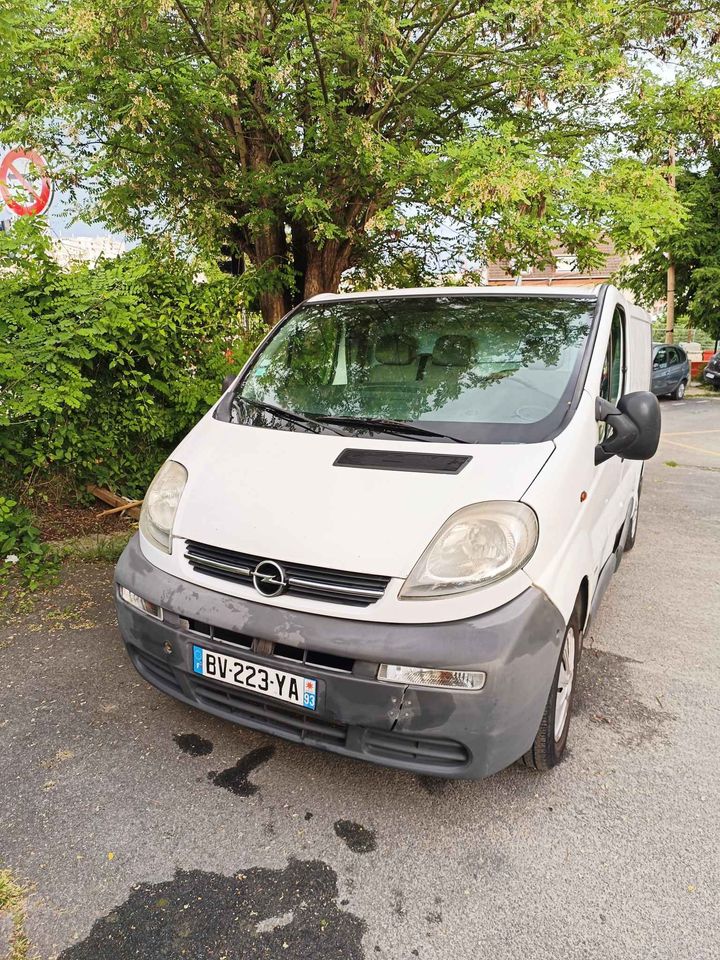 Prodaje se: Opel Vivaro · Kombi 2006 godište
