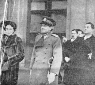 Poseta kneza Pavla i kneginje Olge Zagrebu od 14. januara 1940. Potpis slike u „Vremenu” glasi: „Nj. Kr. Vis. Knez Namesnik Pavle i Kneginja Olga u pratnji pretsednika g. Dragiše Cvetkovića, potpredsednika vlade g. dr. Mačeka i bana g. dr. Šubašića (u sredini) izlaze iz železničke stanice”. Foto: unilib.rs/Public domain/Dnevni list „Vreme”, 1940.