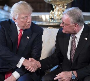 Donald Tramp i Kit Kelog 2016 u toku prve predsedničke kampanje Foto Nikolas Kamp AFP