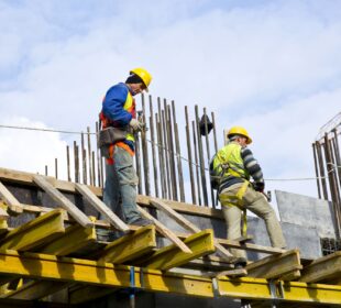 Radnici na građevinskom poslu