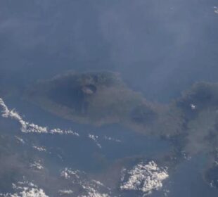 Aktivni vulkan Tambora u Indoneziji foto Nasa