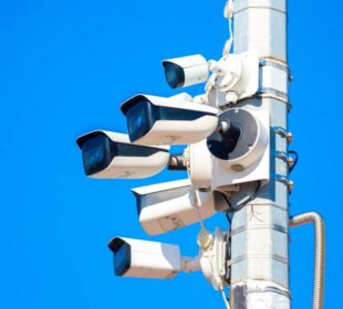 Kamere koje snimaju saobraćaj Izvor Mondo Izvor Ilustracija, Shutterstock