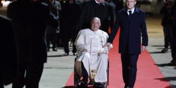 Papa Franja i predsednik Francuske Emanuel Makron