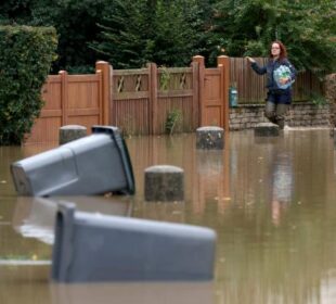 Pariz i Francuska - Rekordne količine padavina i visokih temperatura ALAIN JOCARD AFP