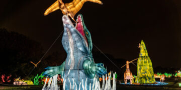 Park iz doba Jure Festival svetlosti 2024-2025 u Jardin des Plantes