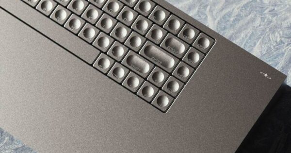 The Icebreaker tastatura Foto Serene Industries 3 Izvor Mondo