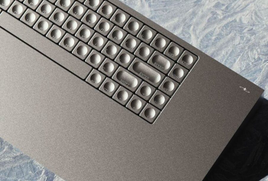 The Icebreaker tastatura Foto Serene Industries 3 Izvor Mondo