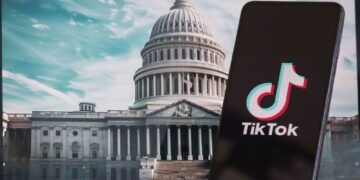 TikTok SAD Bela kuca Foto Shutterstock