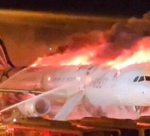 Avion aviokompanije AirBusan gori na pisti YONHAP AFP