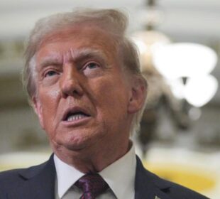 Donald Tramp optužuje kalifornijske vlasti za nesposobnost foto Jeenah Moon File Photo REUTERS