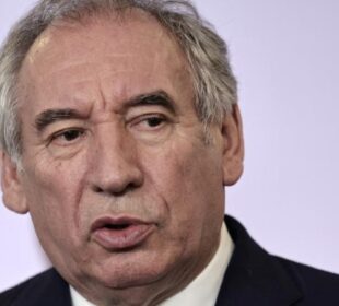 Fransoa Bajrou Novi premijer Francuske o usvajanju budžeta