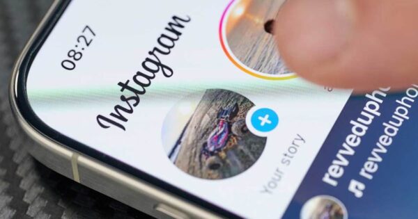 Instagram Story foto Shutterstock Izvor Mondo