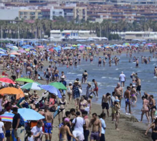Rekordan broj turista u Španiji u 2024 izaziva nezadovoljstvo kod lokalnog stanovništva