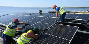 Solarni paneli na jezeru u Istočnoj Nemačkoj