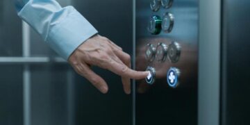 U Francuskoj se godišnje registruje blizu 2 miliona kvarova liftova