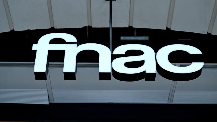 Zatvaranje Fnac-a na Šanzelizeu