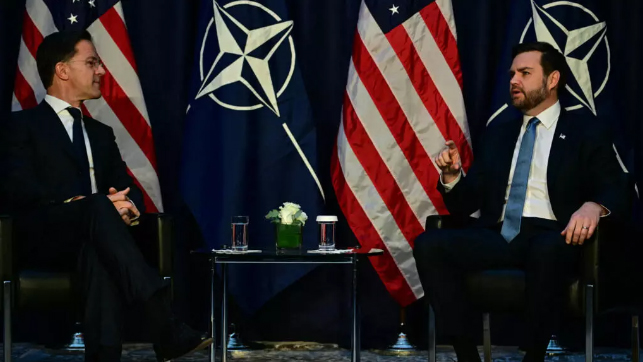 Generalni sekretar NATO-a Mark Rute i potpredsednik SAD-a Džej-Di Vens sastaju se na marginama Minhenske bezbednosne konferencije Foto - Tobias Švarc AFP