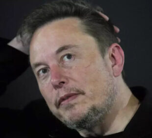 Ilon Mask na događaju s britanskim premijerom Rišijem Sunakom u London novembra 2023 foto Kirsty Wigglesworth AP