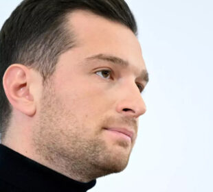 Lider Nacionalnog okupljanja Jordan Bardella izjavio je da Francuskoj treba budžet foto Bertrand Guay AFP