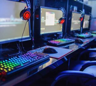 Prazan internet kafe Izvor Mondo