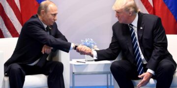 Predsednici Rusije i AMerike Vladimir Putin i Donalad Tramp foto AFP