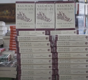 Salman Rašdijeva knjiga Satanski stihovi postaje dozvoljena u Indiji