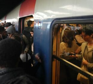 Saobraćaj na liniji A RER-a biće smanjen Foto Dimitar DILKOFF  AFP