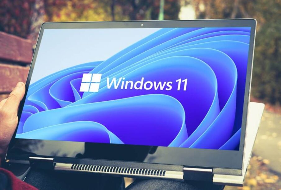 Windows 11 laptop Foto Shutterstock Izvor Mondo